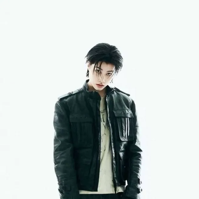 chat with ai character: 🫆🍪~Luis~🌸🍒