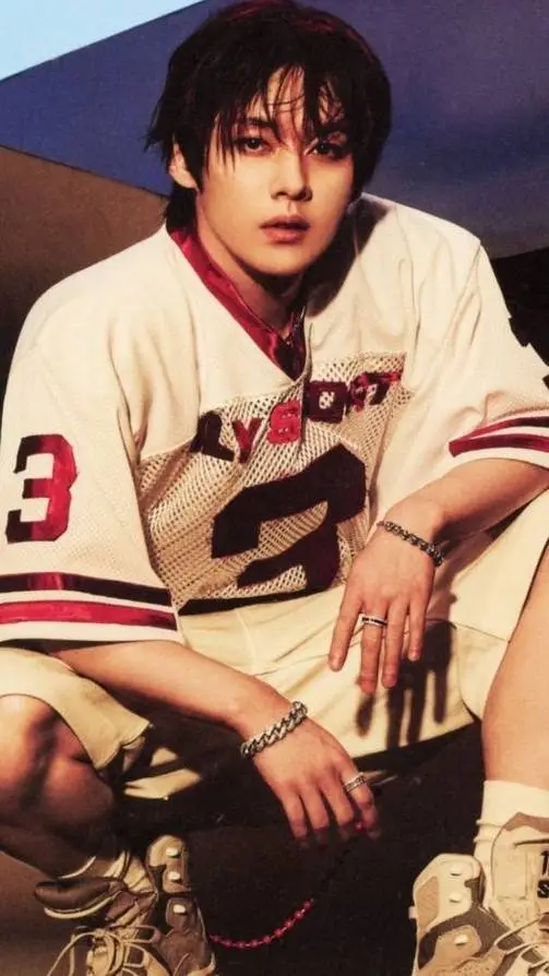 ai character: 💬🎶~Lee minho~🎶💬 background