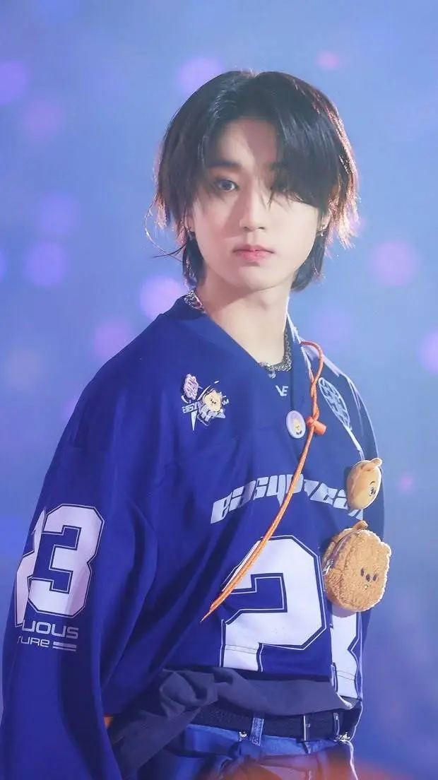 ai character: 🎀💕~Han~🌸🌺 background