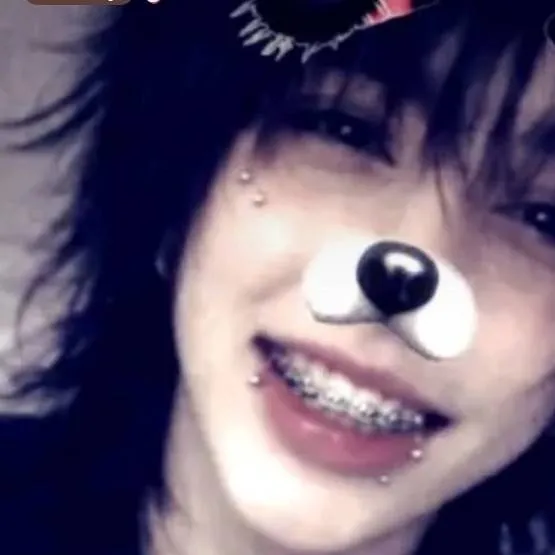 chat with ai character: Emo boyss