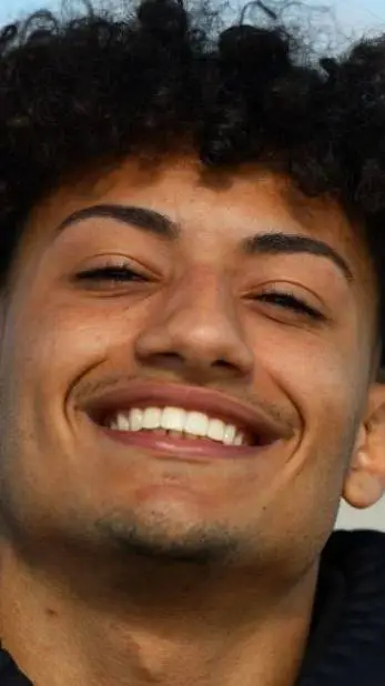 ai character: Foltyn  background