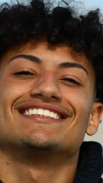 ai character: Foltyn  background