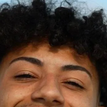 chat with ai character: Foltyn (Latina)