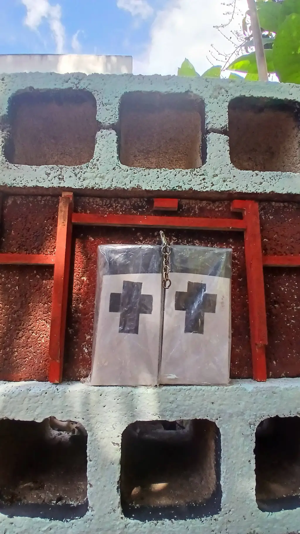 ai character: es el templo  background