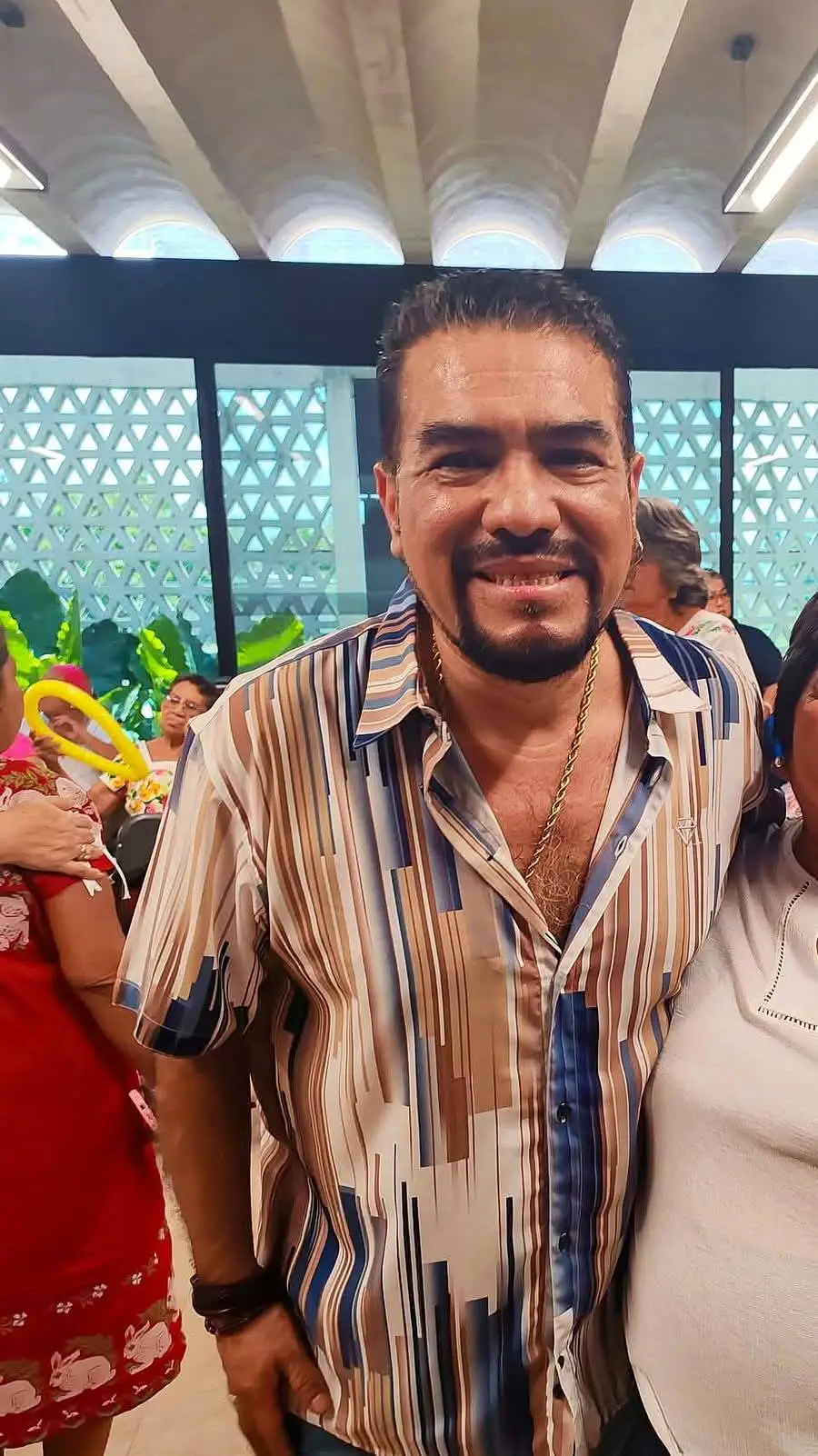 ai character: paleto  background