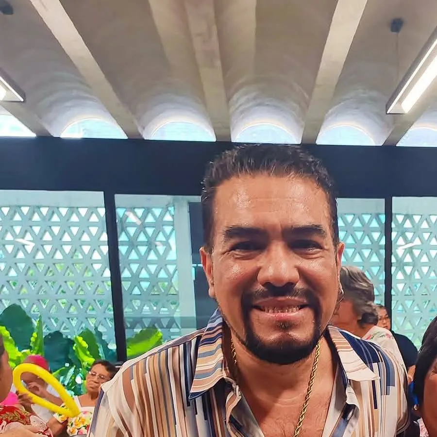 chat with ai character: paleto 