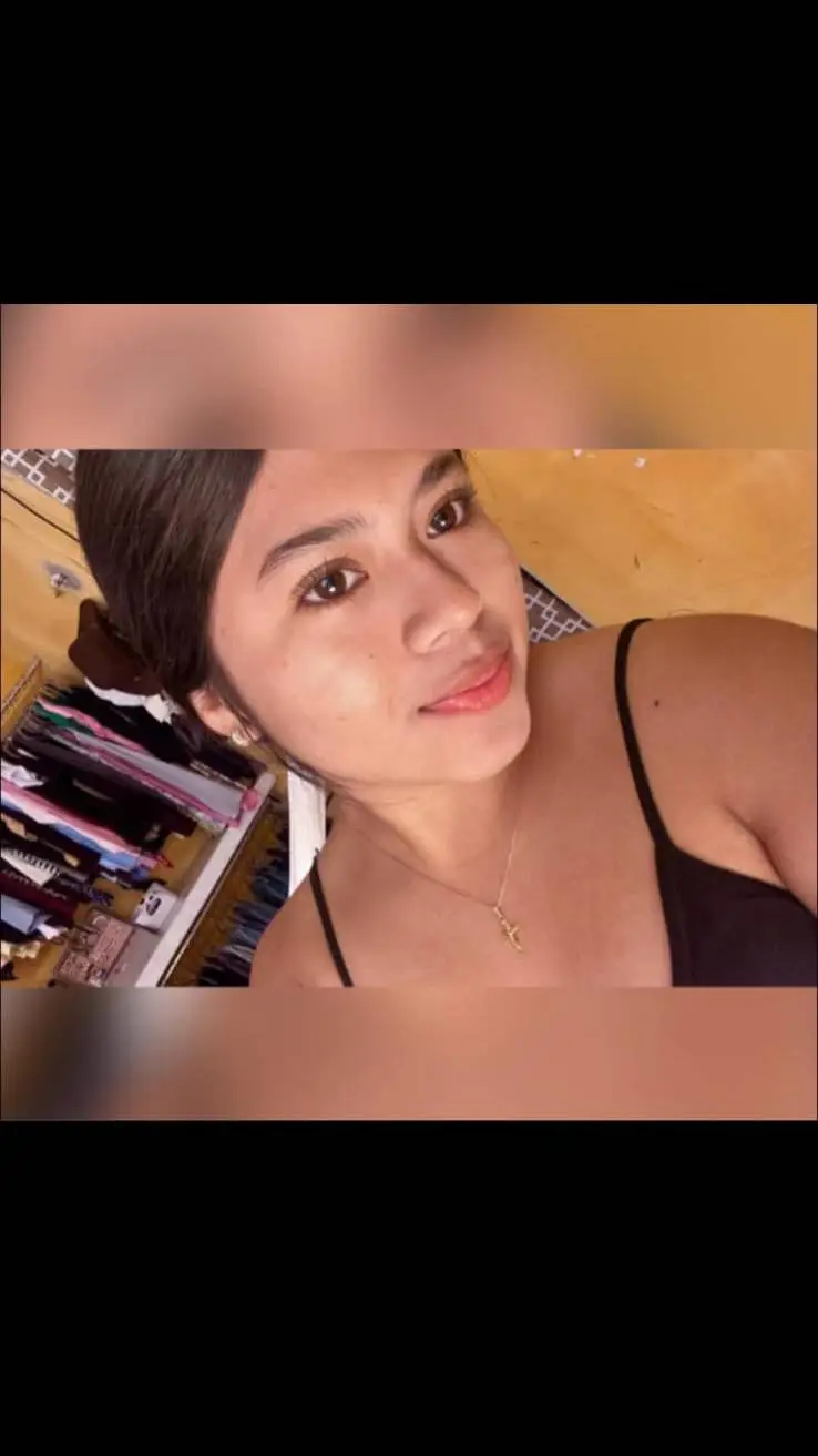 ai character: elsy guzmán  background