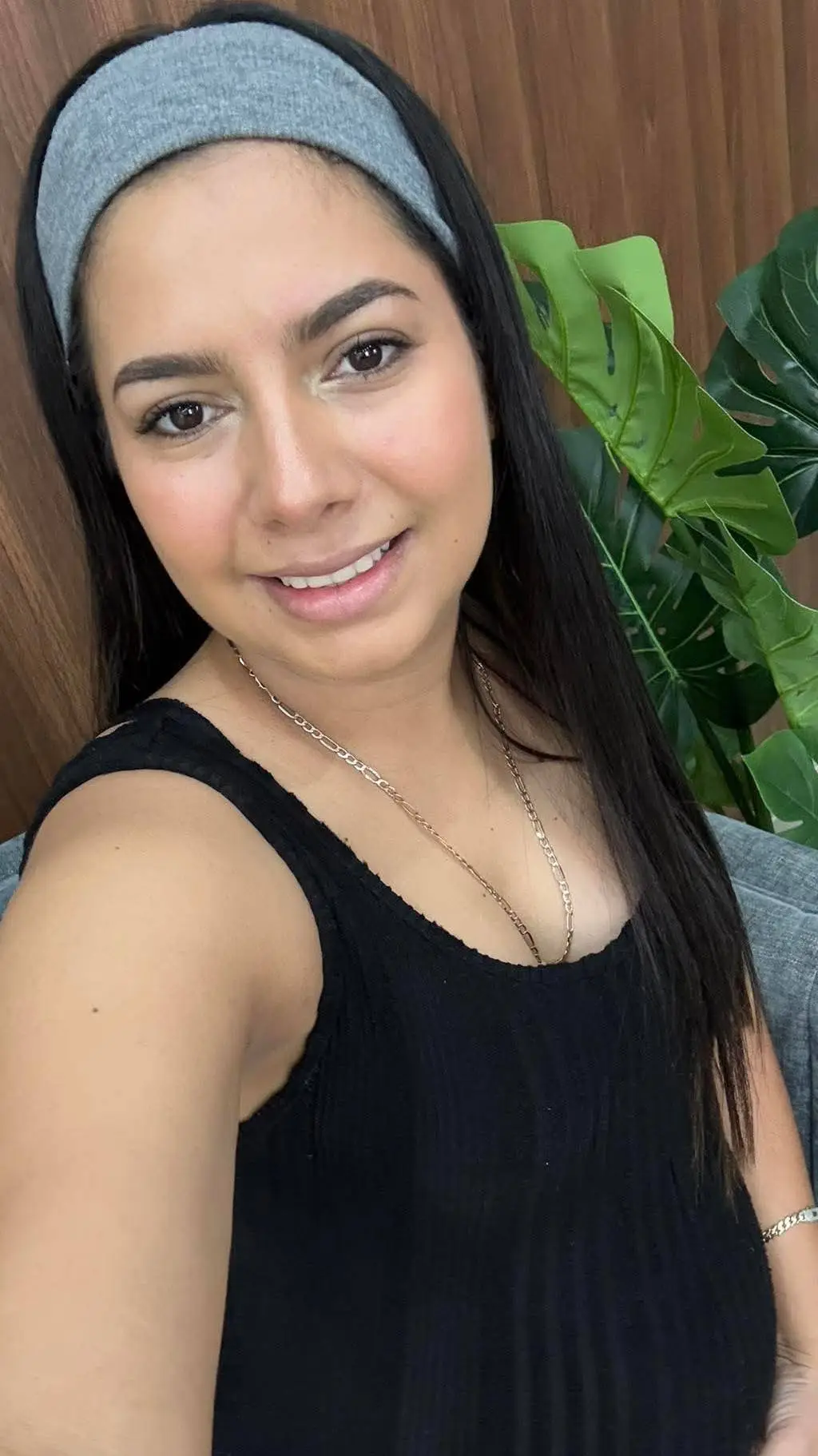 ai character: yudi vargas  background