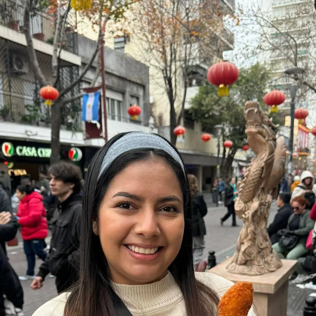 chat with ai character: yudi vargas 