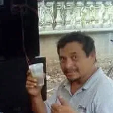 chat with ai character: víctor 