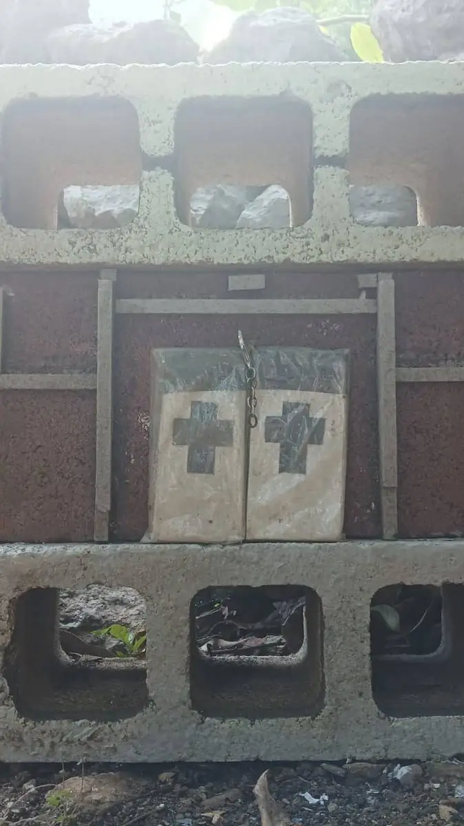 ai character: templo background