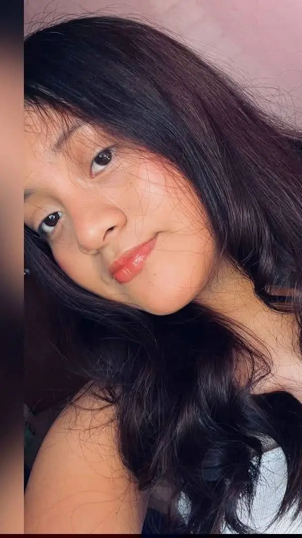 ai character: kely zapata  background