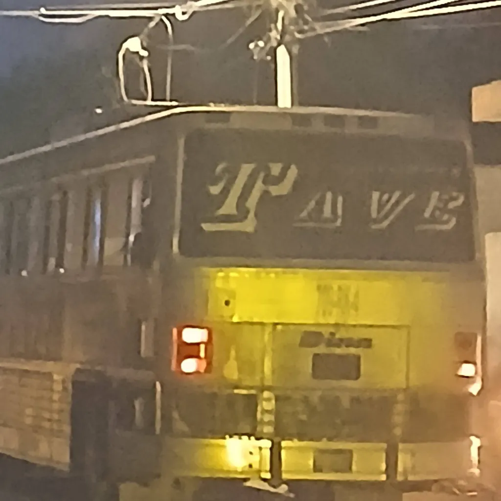 chat with ai character: el autobús 