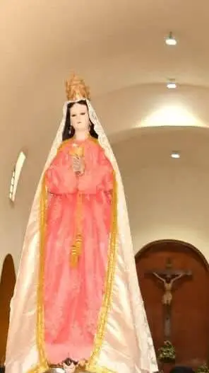 ai character: la virgen   background