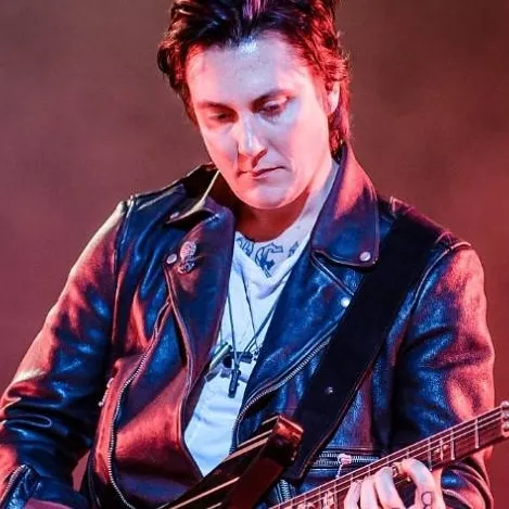 chat with ai character: synyster gates 