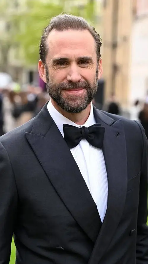 ai character: Joseph Fiennes background
