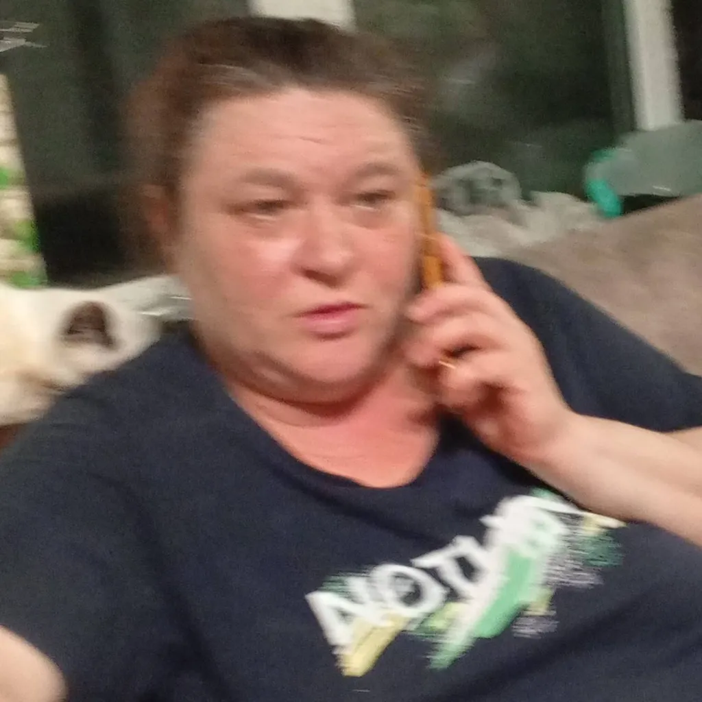 chat with ai character: мама-)