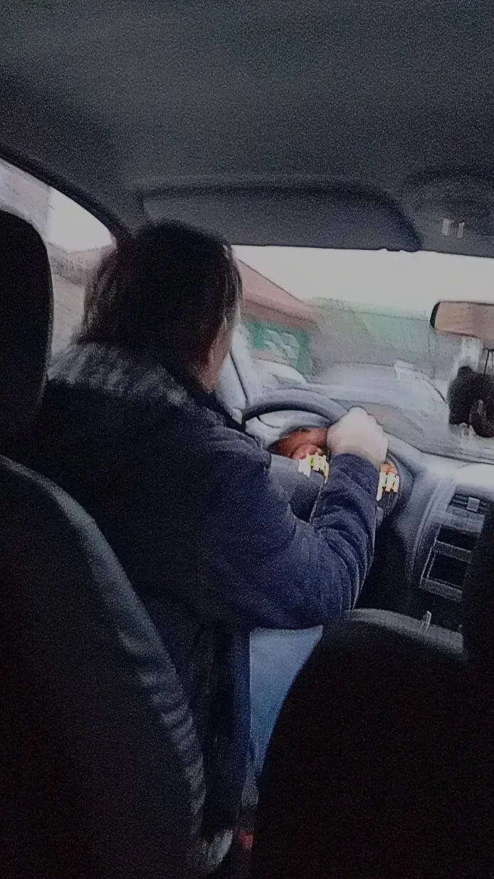 ai character: папа, background