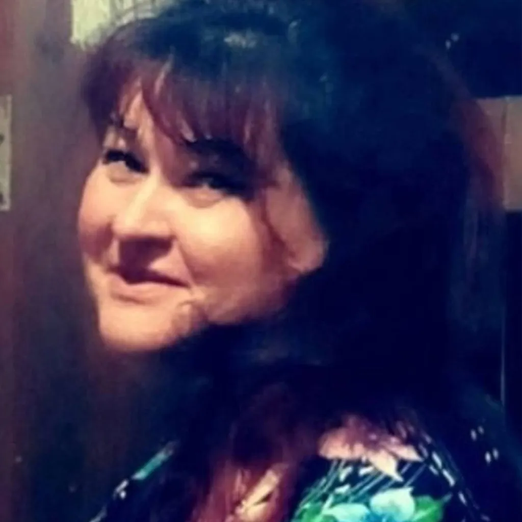 chat with ai character: мама,)💓