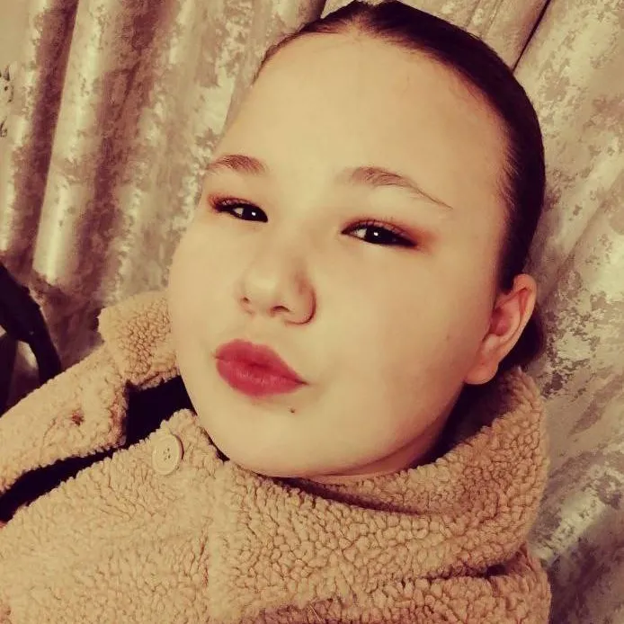 chat with ai character: Тася 