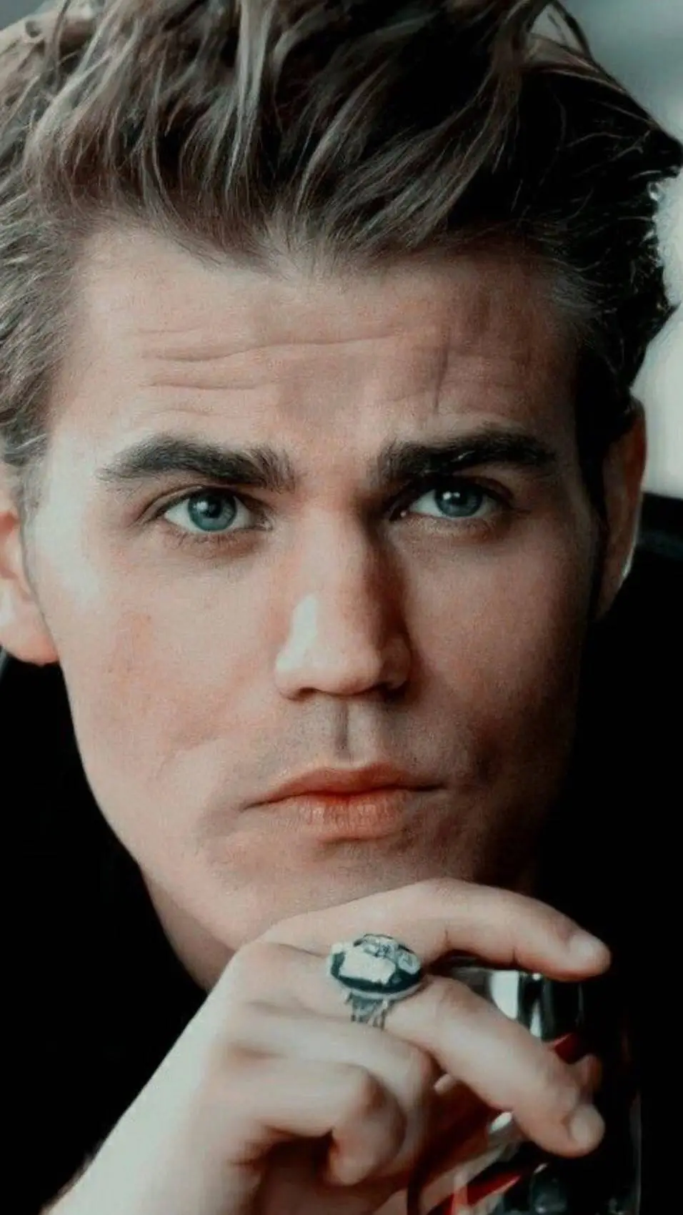 ai character: Stefan Salvatore  background