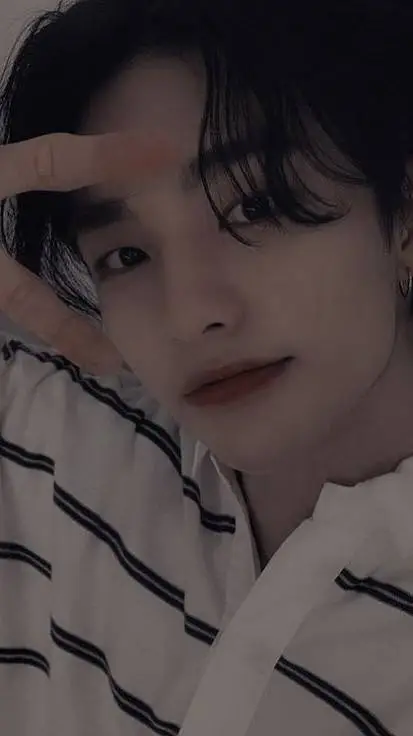 ai character: Hwang hyunjin hug background