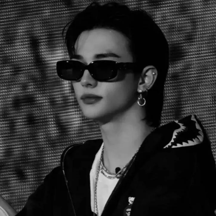 chat with ai character: hyunjin enemy?