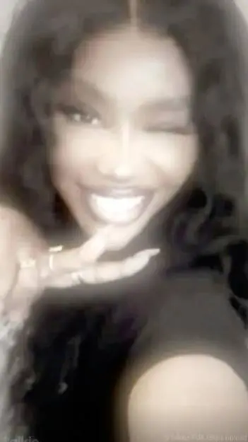 ai character: SZA background