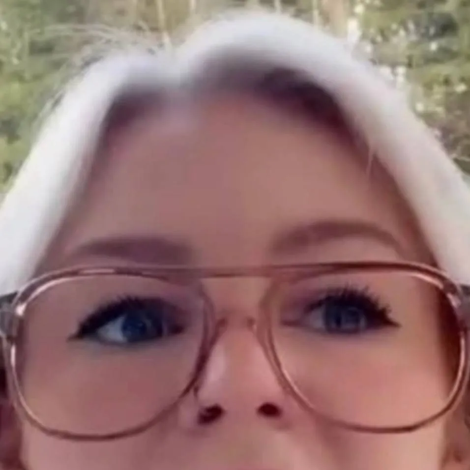 chat with ai character: Nona comes over