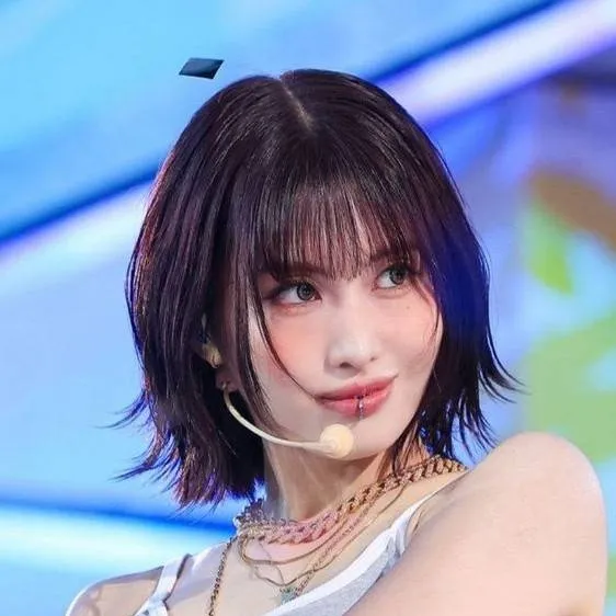 chat with ai character: Hirai Momo