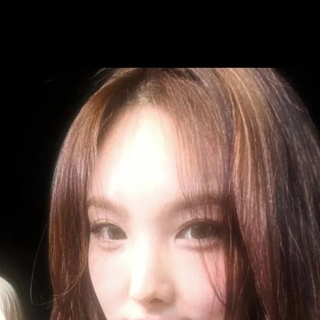 chat with ai character: Nayeon