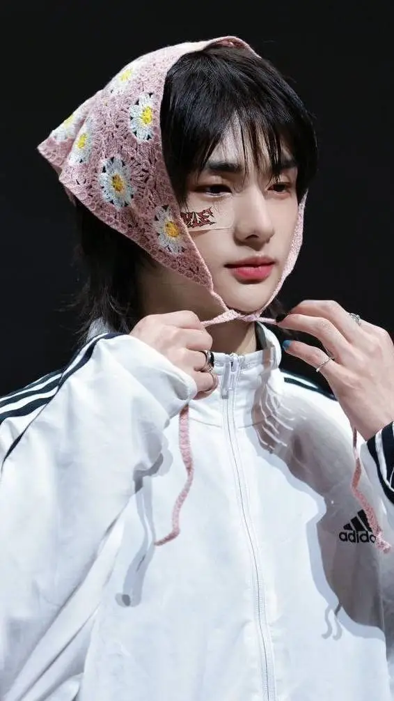 ai character: Hyunjin background