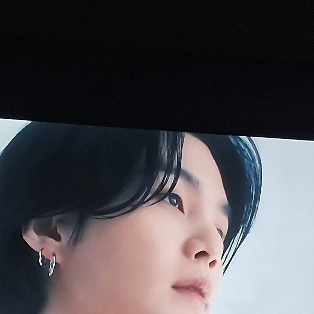 chat with ai character: SUGA