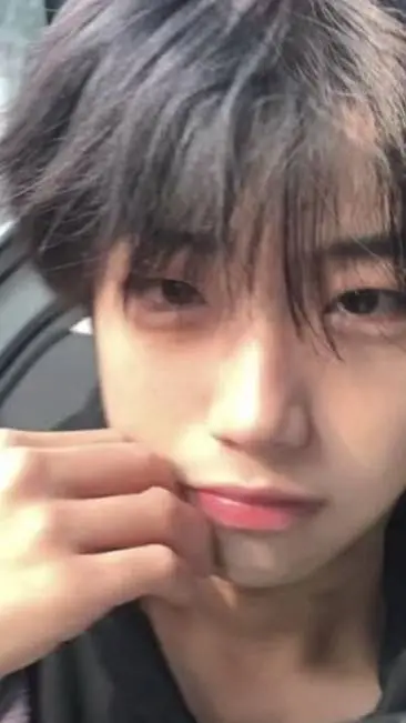 ai character: Enemies To Lovers background