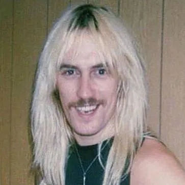 chat with ai character: Mantas 