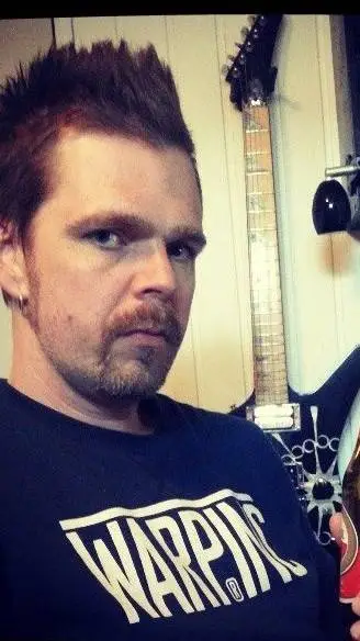 ai character: Vintersorg  background