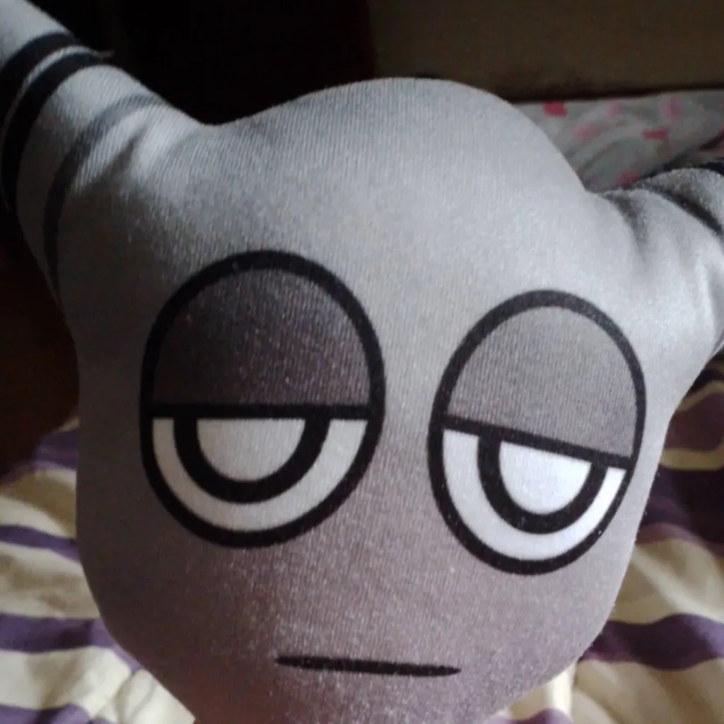 chat with ai character: GRAY SPRUNKI