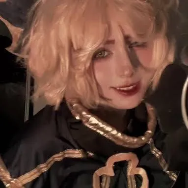 chat with ai character: Truthless Recluse❀