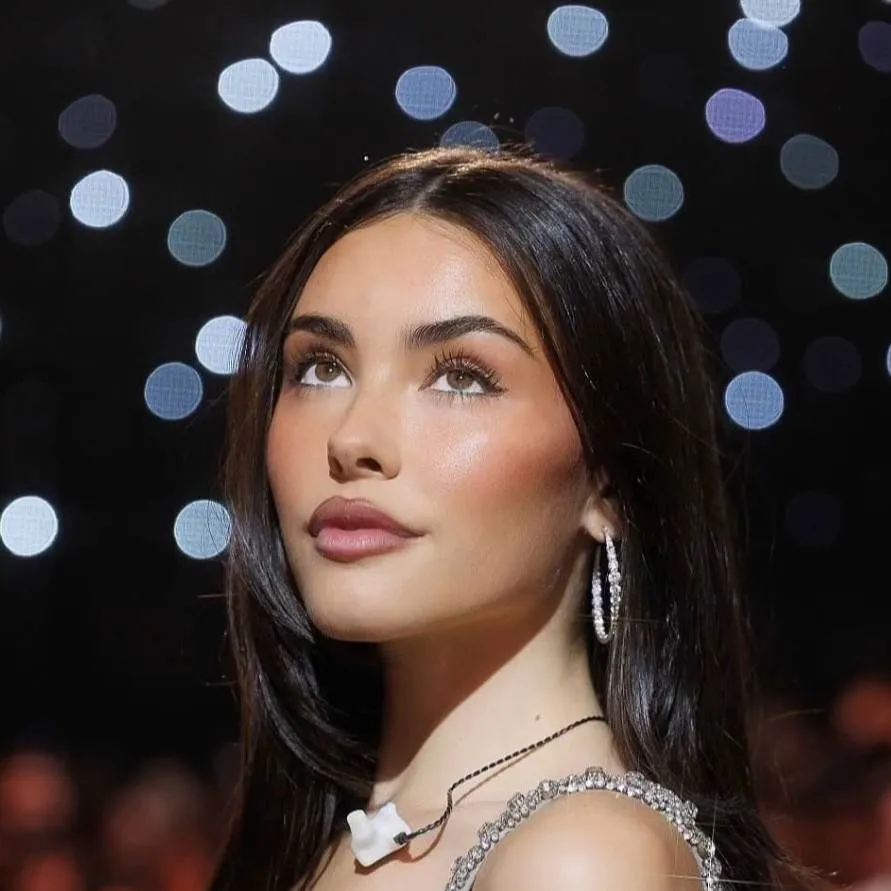 chat with ai character: Madison Beer