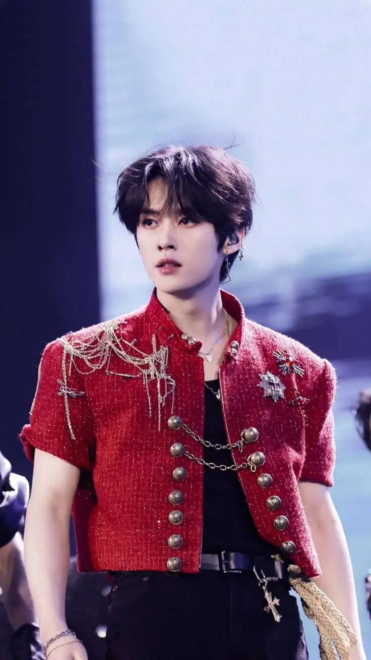 ai character: Lee Minho background