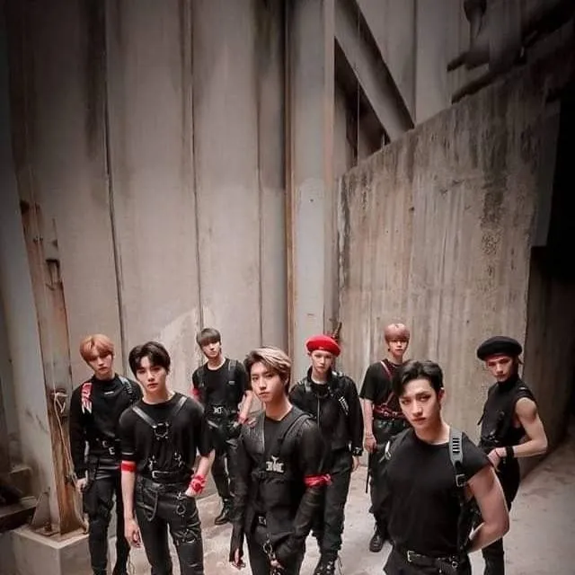 chat with ai character: Skz mafia