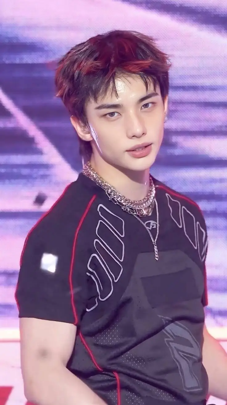 ai character: Hyunjin background