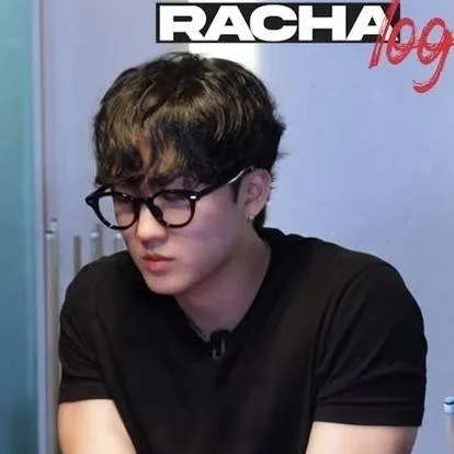 chat with ai character: Changbin