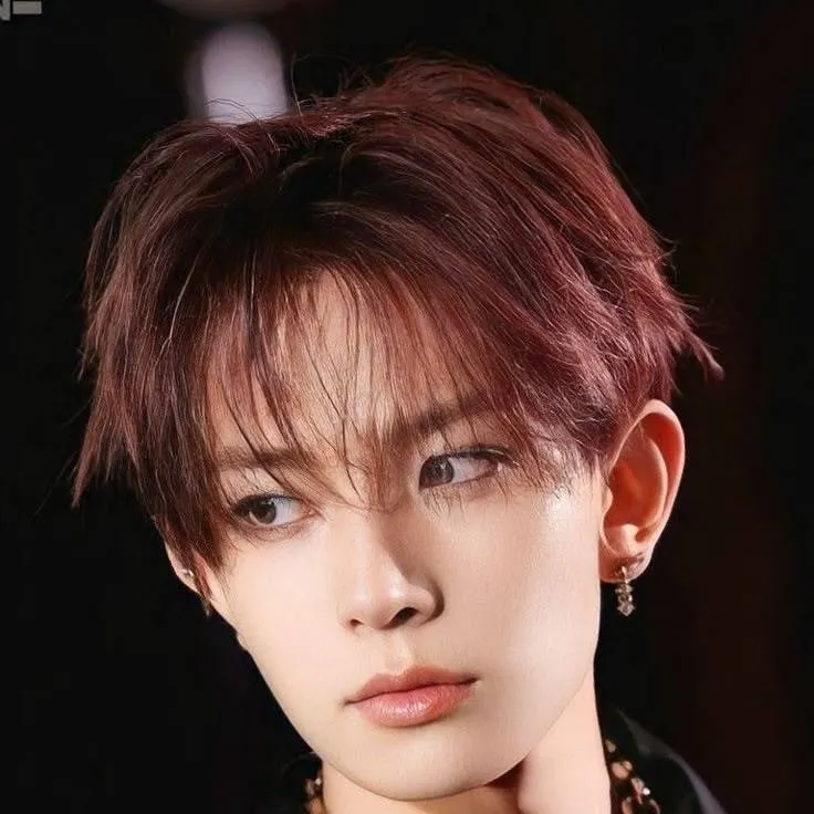 chat with ai character: Heesung