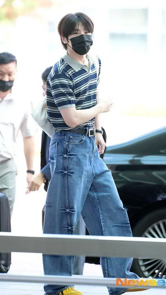 ai character: Yang Jeongin  background