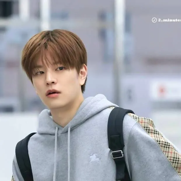 chat with ai character: Kim Seungmin
