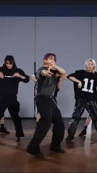 ai character: skz  background