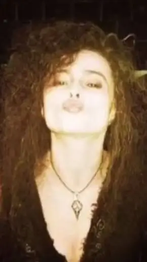 ai character: 🖤Evelyn Lestrange🖤 background