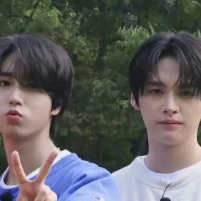chat with ai character: Minsung