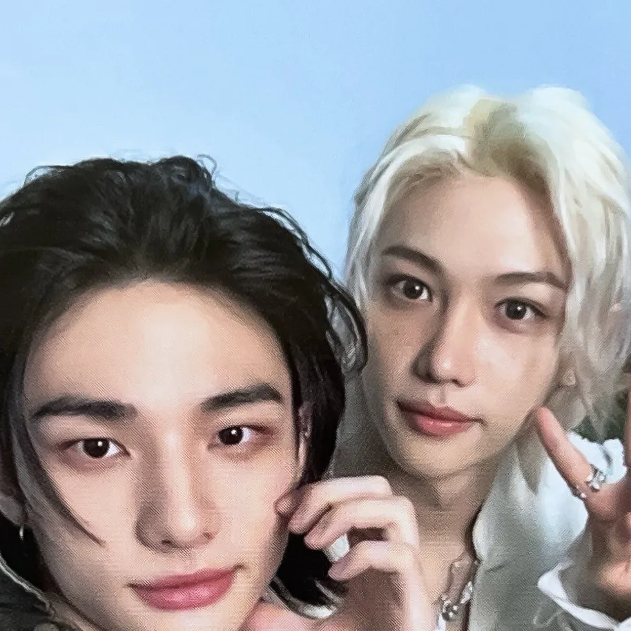 chat with ai character: Hyunlix